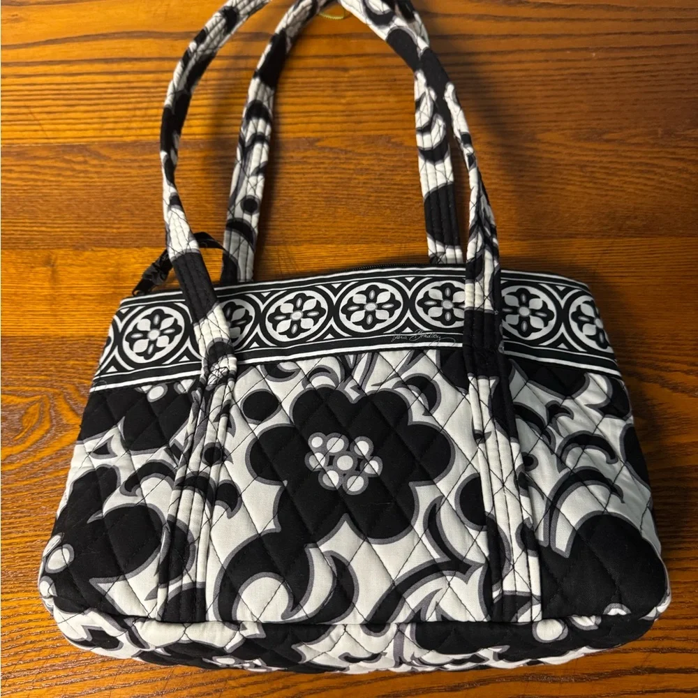 New Vera Bradley Bag~ Black & White ~ 11 1/2”W x 8”T - Picture 3 of 10